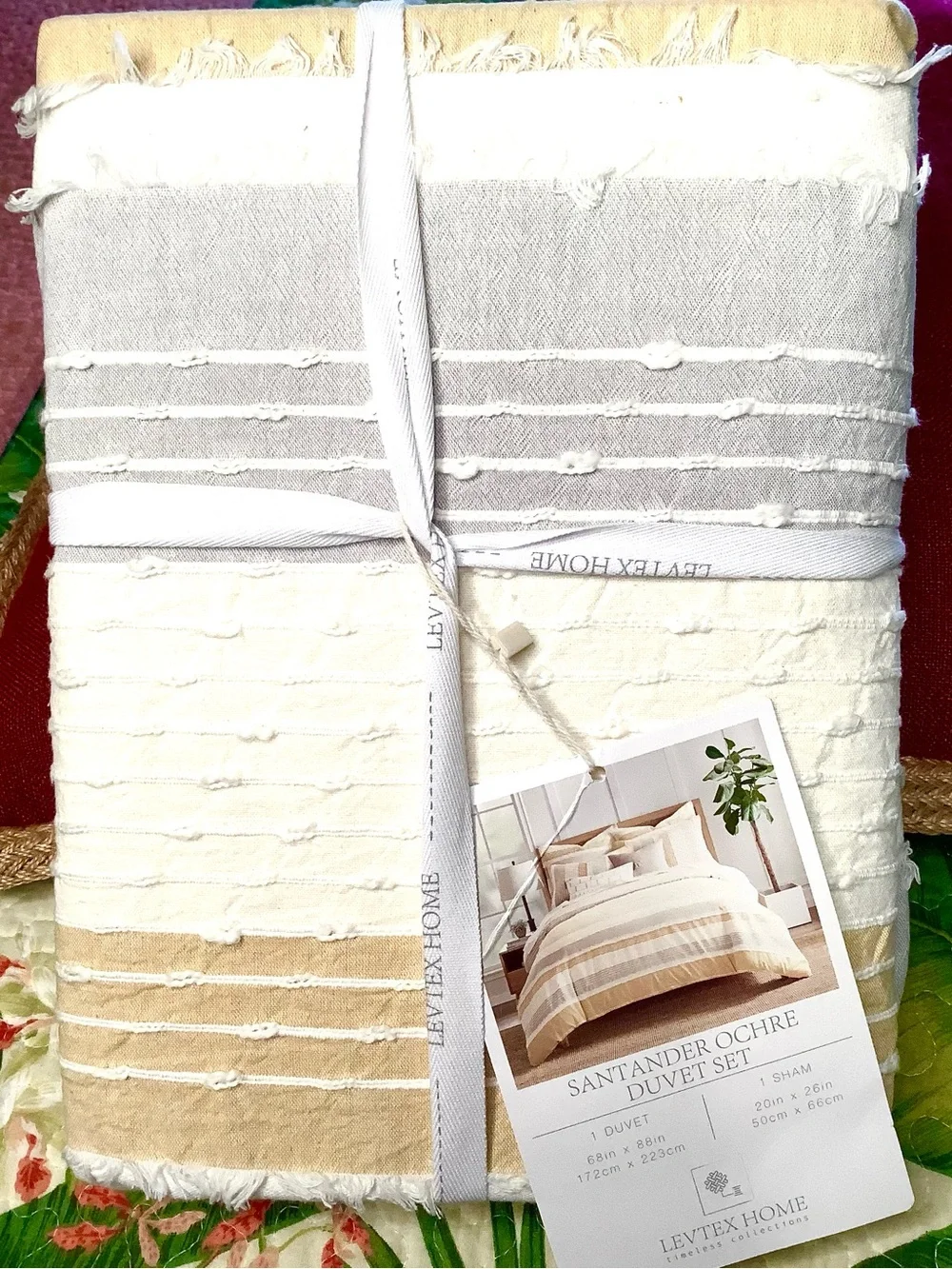 Levtex Home Santander Twin XL Striped Woven Duvet 68 X 88” 1 Sham Ochre & White